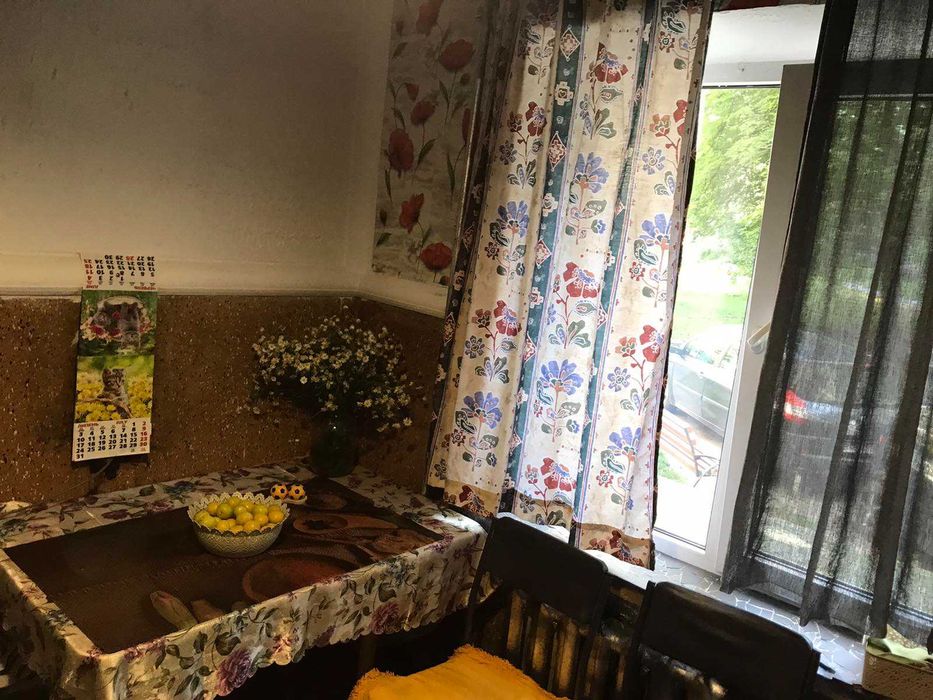 ТОРГ ДУЖЕ ХОРОШИЙ, Двох Кімнатна, Терміново, Виставка