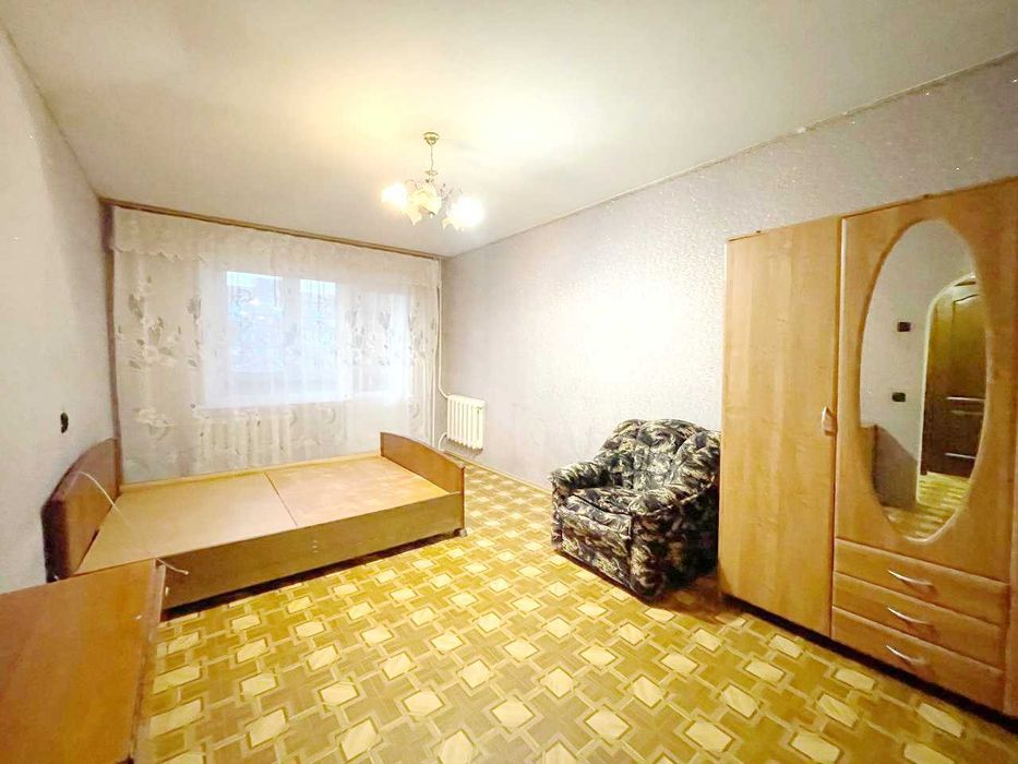 Продаж великогабаритної 1-кімнатної квартири на Океанівській.