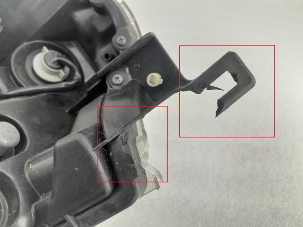 Ótica / farol direita NISSAN Leaf EV (ZE0)