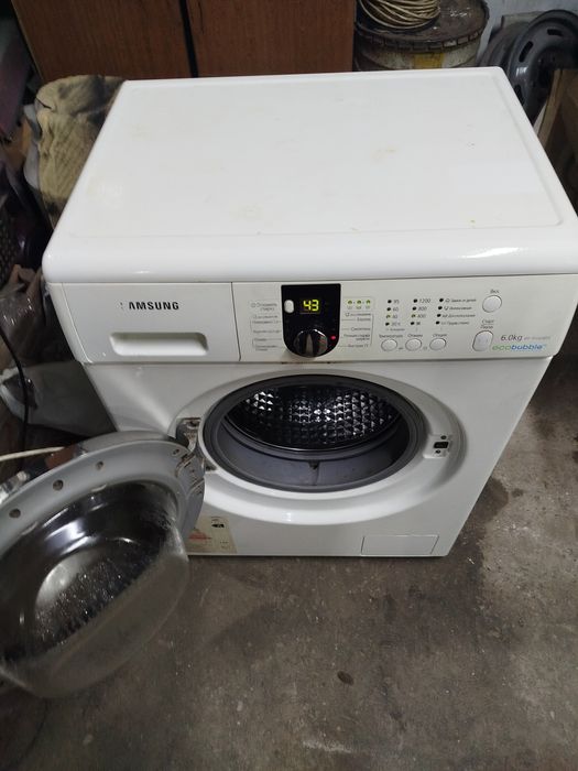 Продам стиральную машину Самсунг на 6 кг