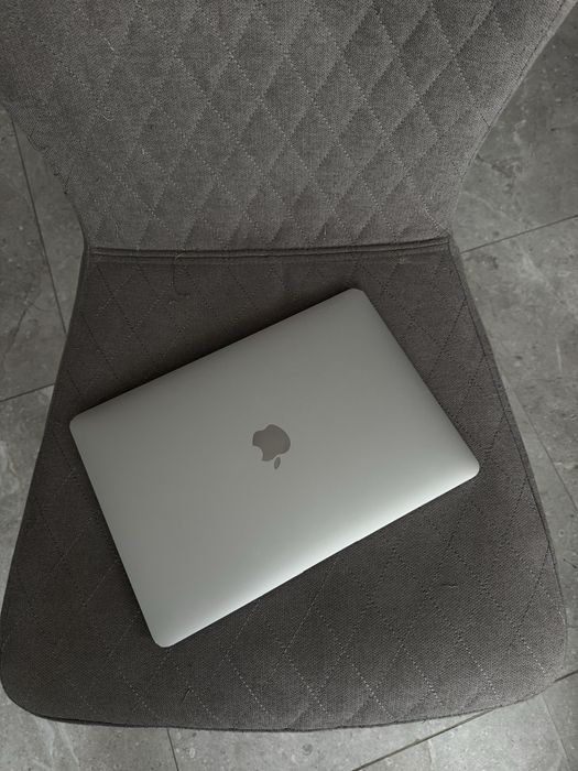 Apple MacBook Air 13" 2020 Intel Core i3 8GB RAM 250GB SSD