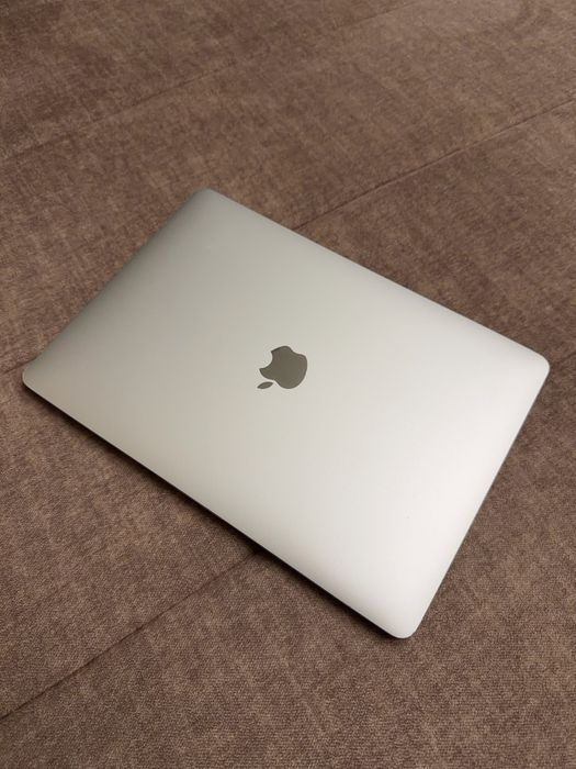 MacBook Pro 2019 13 i5 2.4/8GB /256 GB/ Touch Bar /