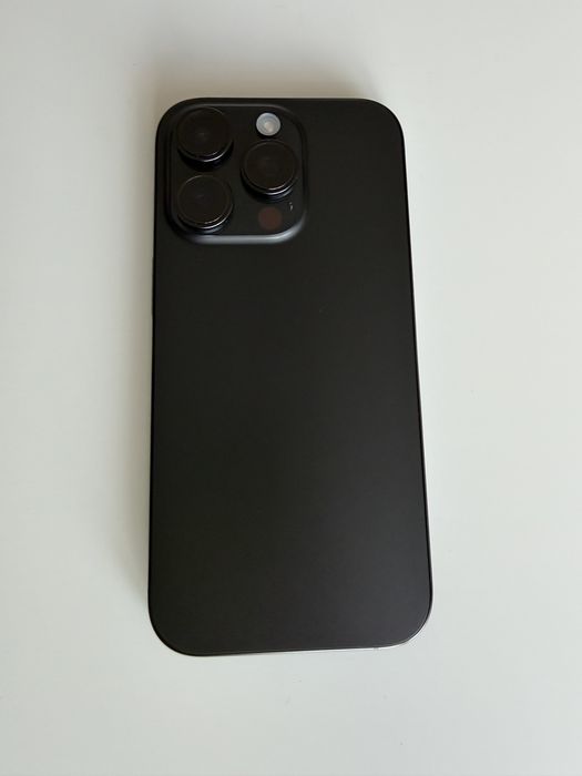 iPhone 16 Pro 128GB Black Titanium + MagSafe + etui Apple