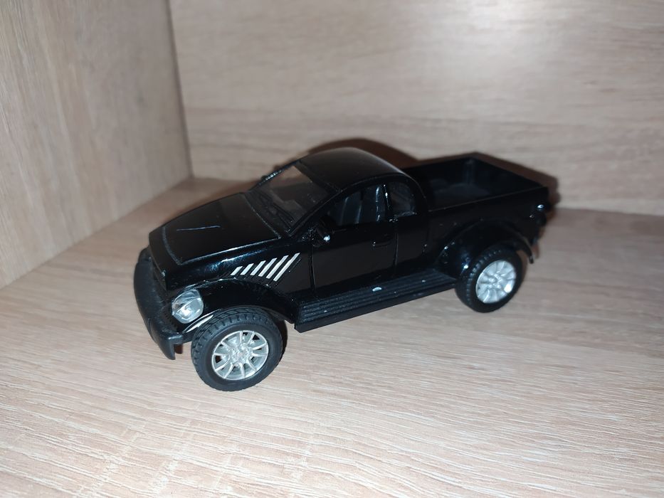 Машинка, моделька