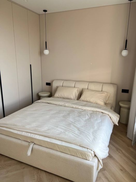 Двокімнатна CREAMY apartment у ЖК Нові метри