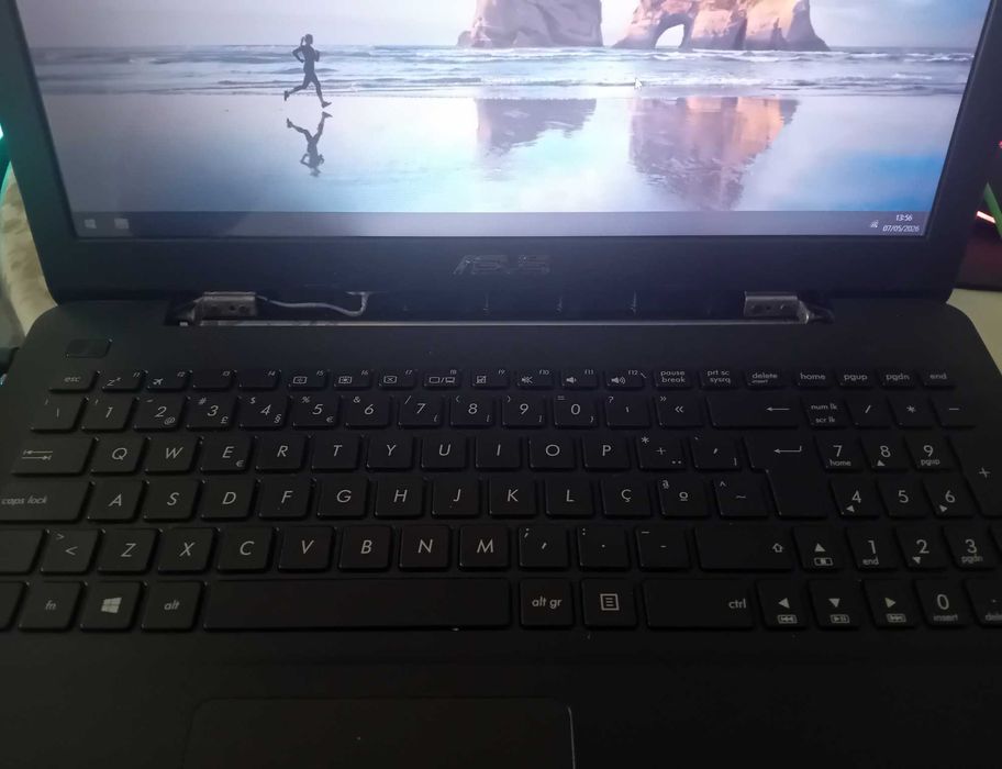 Vendo Asus X554L para peças!