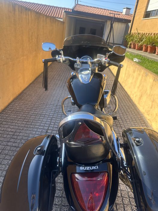 Suzuki intruder 800