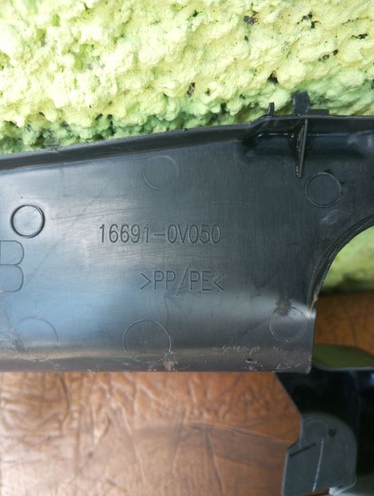 Дефлектор радиатора Toyota Rav 4.