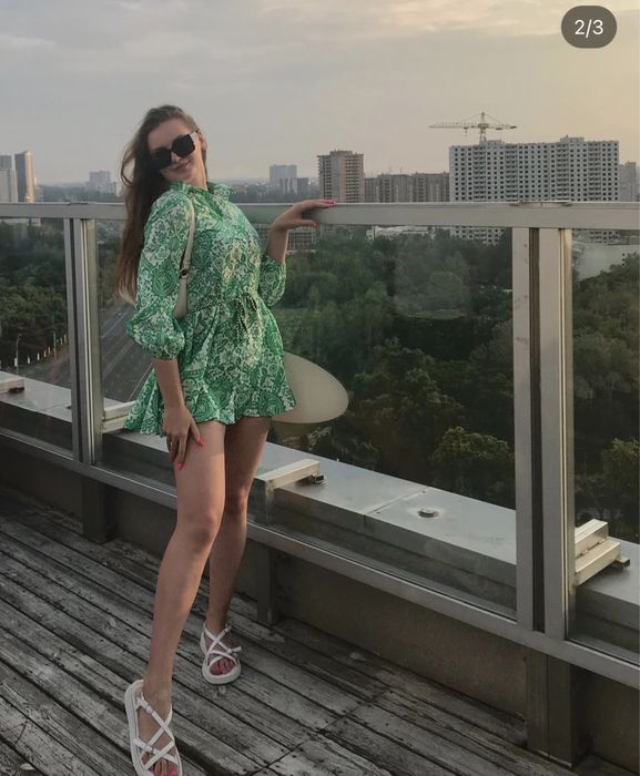 Платье летнее зеленое с рукавами