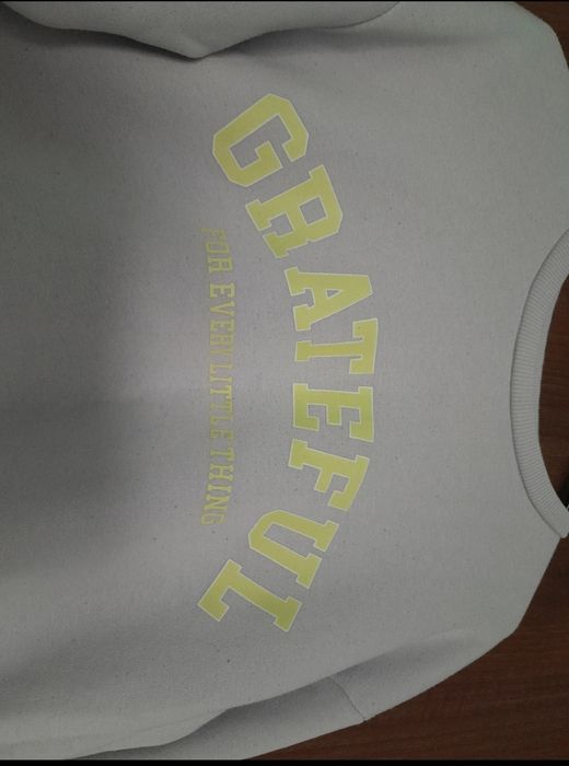 Fioletowa bluza z napisem