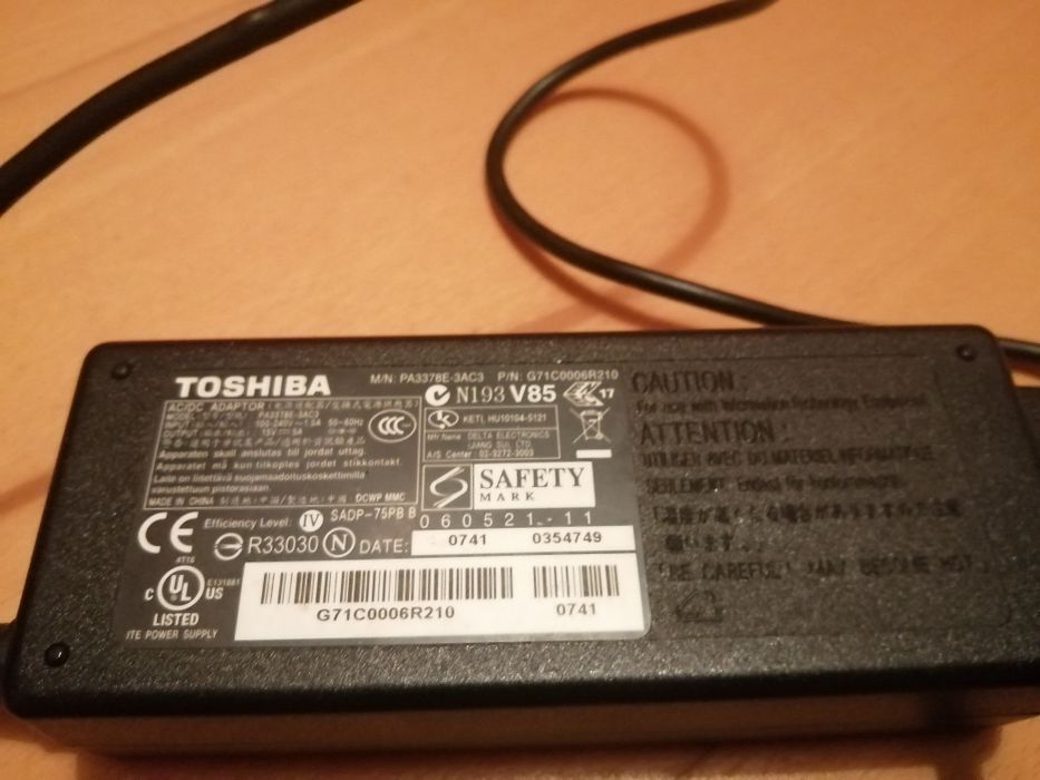Toshiba Charger