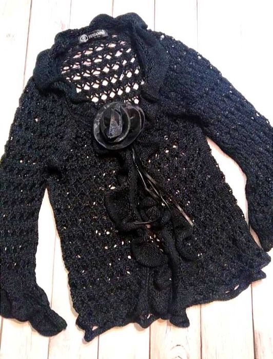 Женская вязаная кофта