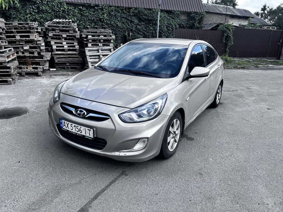 Hyundai Accent 2012