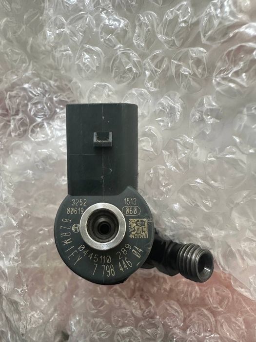 Продам дизельні форсунку BMW N47 318D