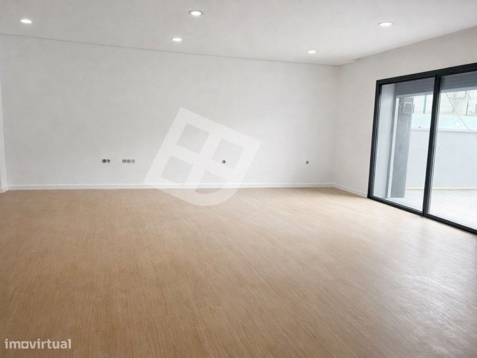 Apartamento T3 c/ Terraço - Pronto Habitar | Esgueira