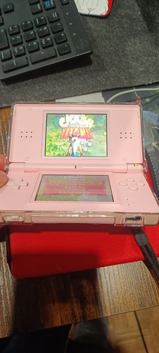 Nintendo DS Lite Rosa + Capa de Proteção e Acessórios