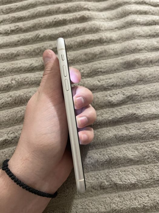Продам iPhone 11