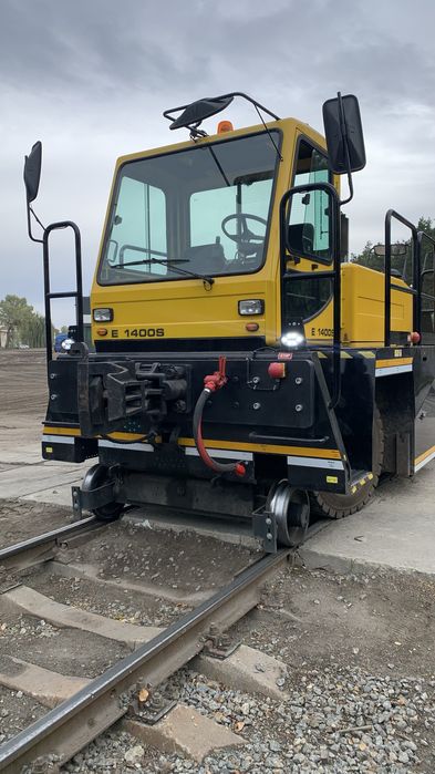 Локотрактор локомотив рельси Е1400