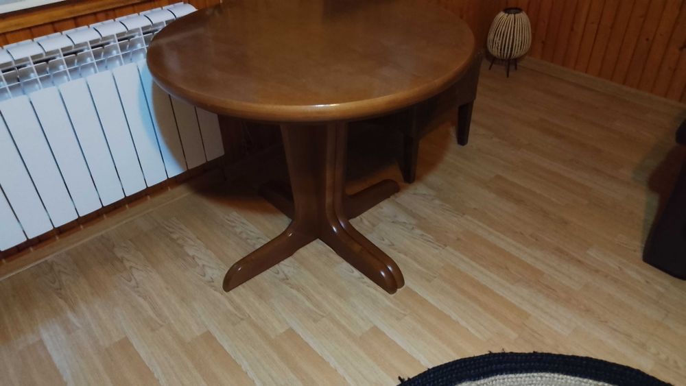 Stół okrągły brązowy