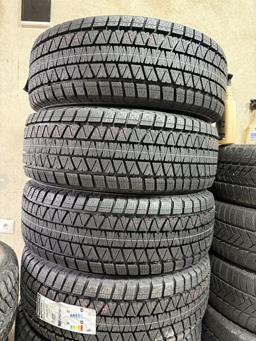 265/65/17 Bridgetsone Blizzak DM-V3