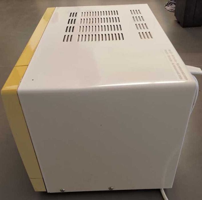 Microondas KUNFT P70B17P-A3 (para peças)