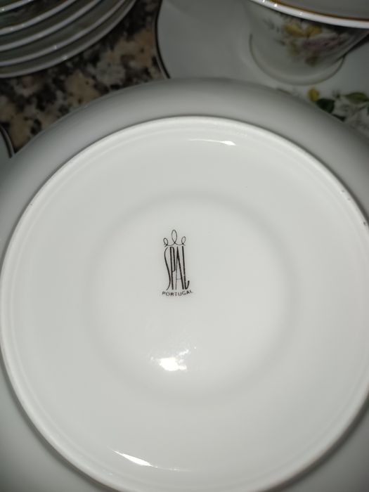 Conjunto de café em porcelana fina