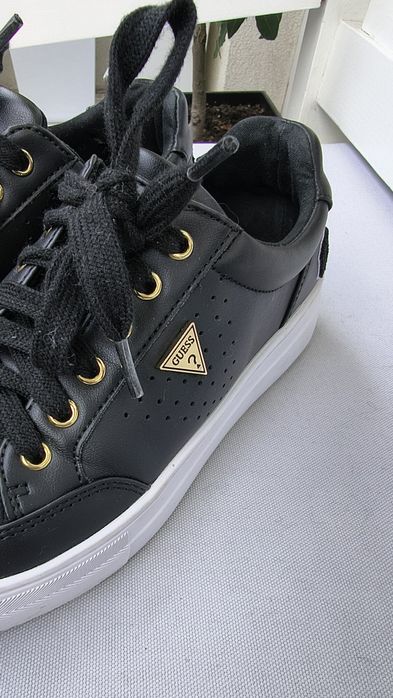 Sneakersy damskie czarne Guess 36