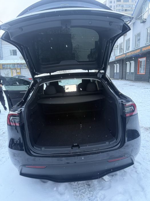 Tesla Y Performance 2024 рік найбагатша комплектація