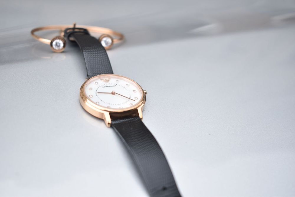 Продам часы Emporio Armani