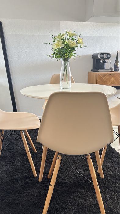 Mesa redonda de sala