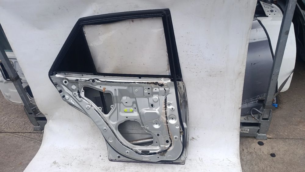 Porta trás esquerda LEXUS IS SportCross