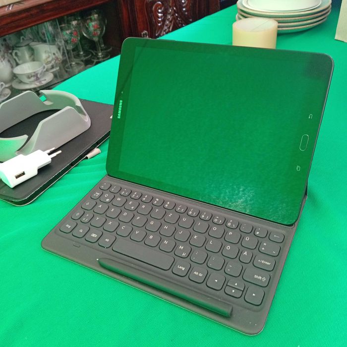 Samsung Galaxy Tab S3 (SM-T820) + S-Pen + Capa Teclado (Pack Completo)