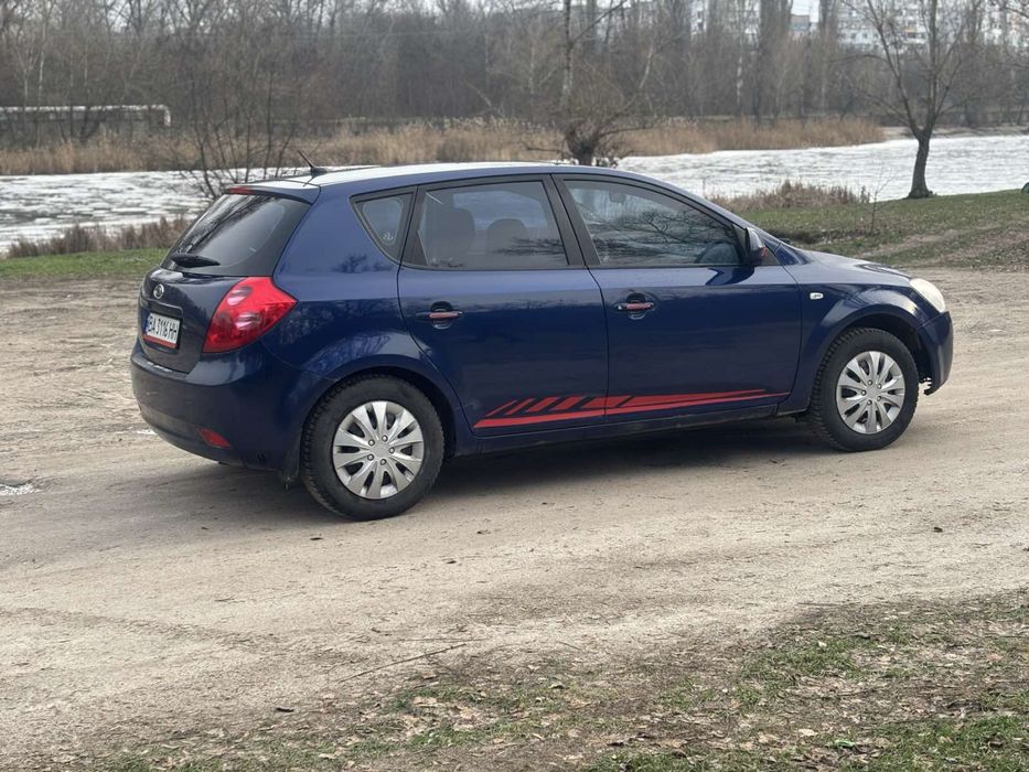 Kia ceed 1,6  2008