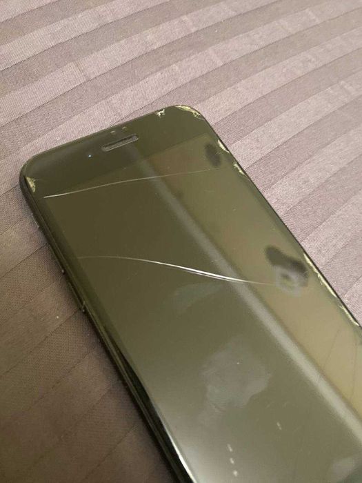 Продам Б/У Iphone 7