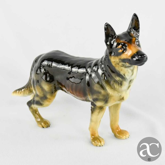 Figura de “Pastor Alemão”, porcelana Goebel, CH618 – 1968