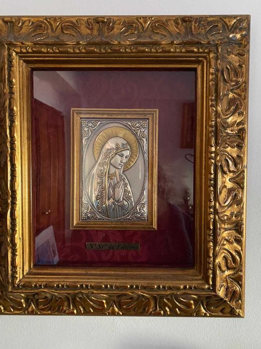 Imagem de Nossa Senhora de Fátima, dourado prateado
