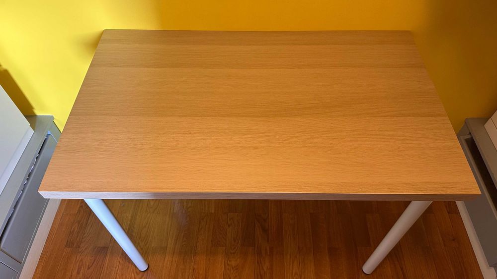 Secretária IKEA em muito bom estado