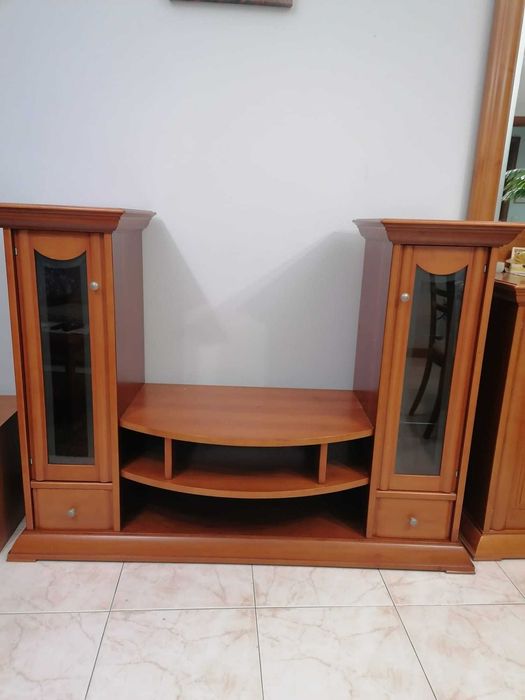 Móvel em Cerejeira Maciça