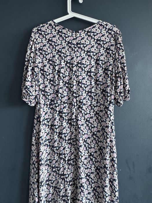 Piękna sukienka w kwiaty kwiatki M&S Marks & Spencer wiskozow