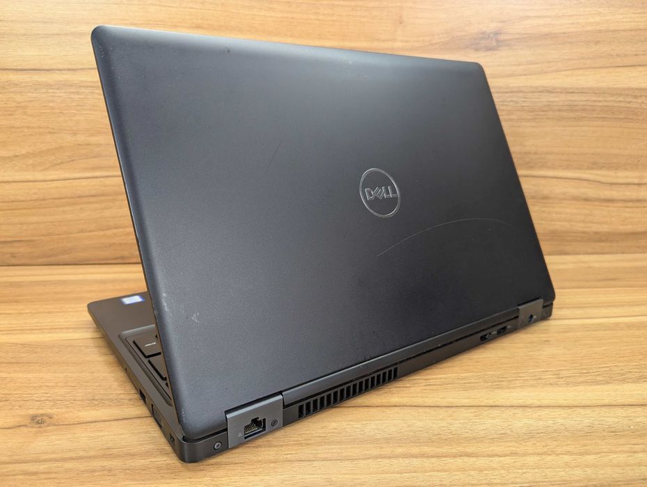 4038/Dell Latitude 5590/15,6"/Intel I5-7300U/256 GB SSD/RAM 8 GB/