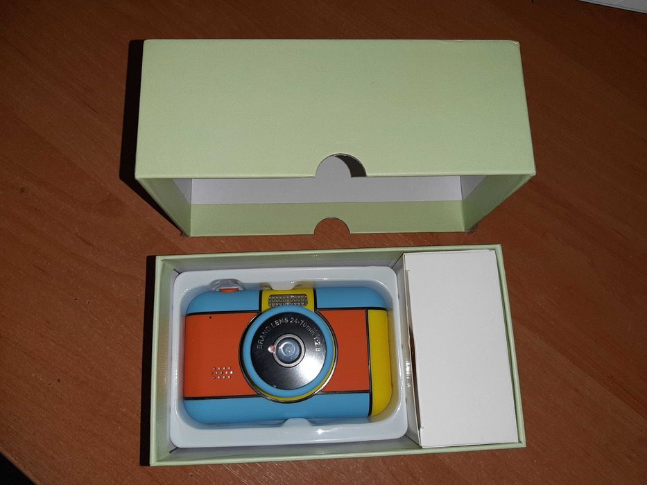 Дитячий фотоапарат  – спеціальна камера для дітей,