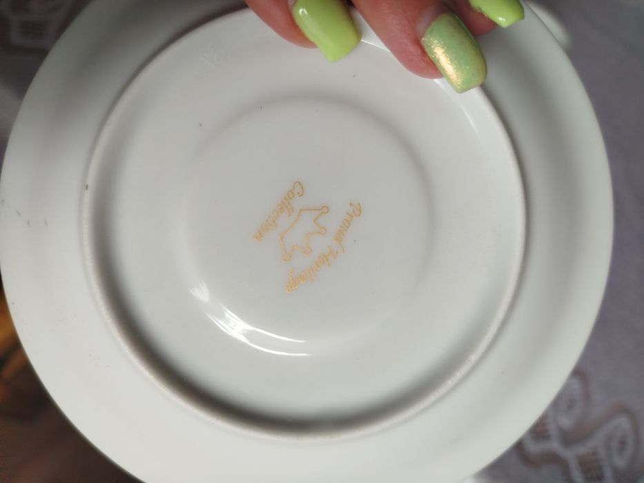 Zestaw filiżanek 12 szt porcelana