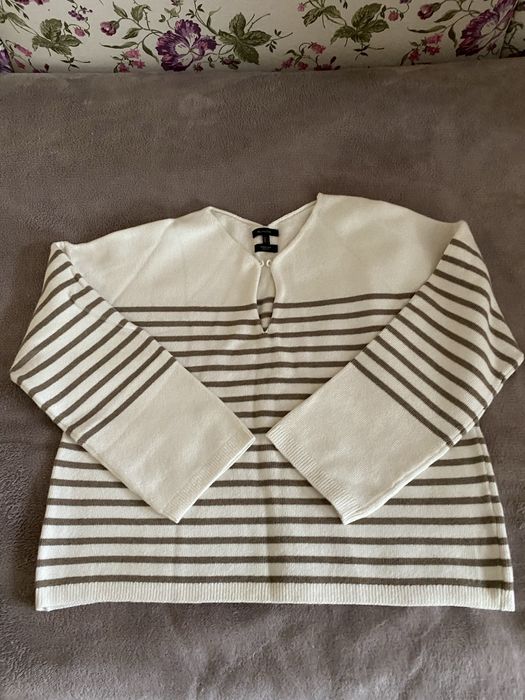 Вовняний щільний светр жіночій Massimo Dutti