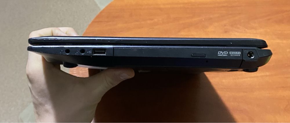 Ноутбук Asus R500D 15.6"/ на запчастини! N2082