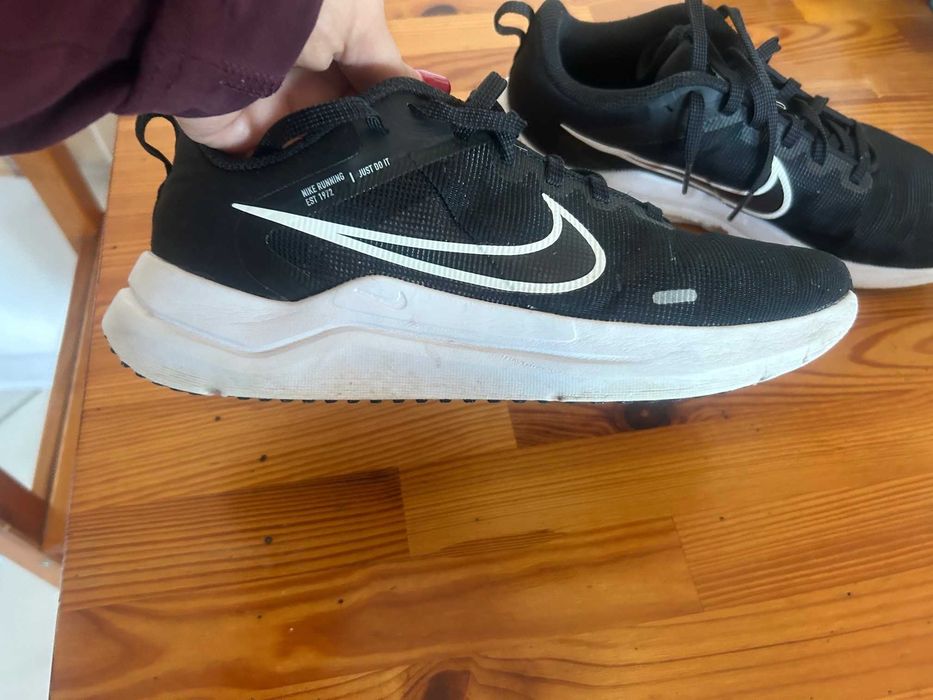 buty sportowe nike rozm. 40cm, czarne, stan b.dobry