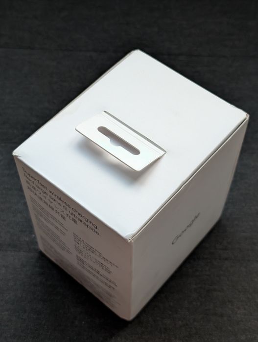 Бездротова зарядка Google Pixel Stand 2