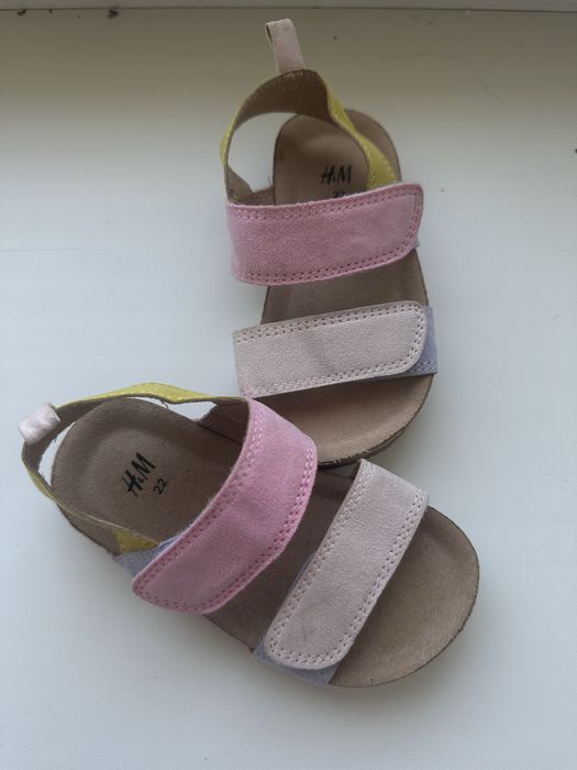 Ідеальні босоніжки HM 22р на дівчинку