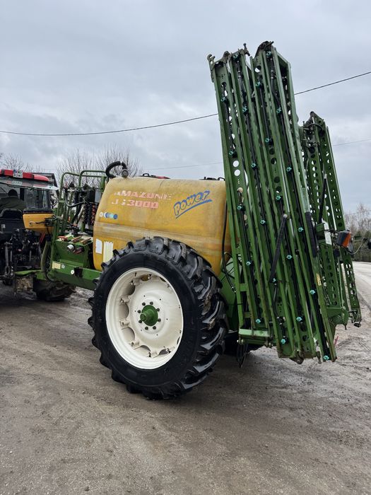 W ofercie  opryskiwacz Amazone UG 3000. Belka 24m