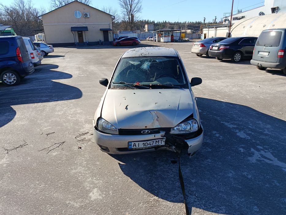 Лада Калина після дтп на запчастини