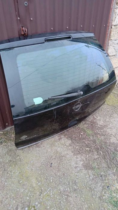 Деталі задньої кришки багажника Опель меріва А